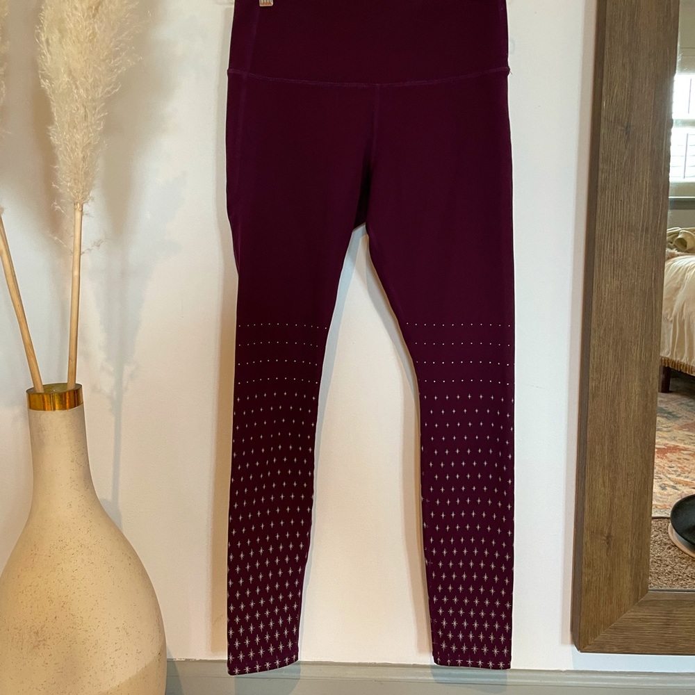 Nimble Activewear 7/8 crop leggings, Size Small, Burgundy with gold details